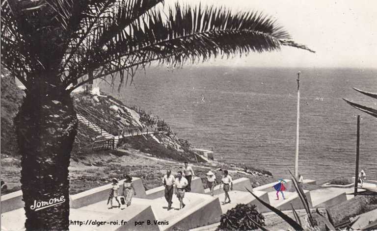 La plage, les escaliers :