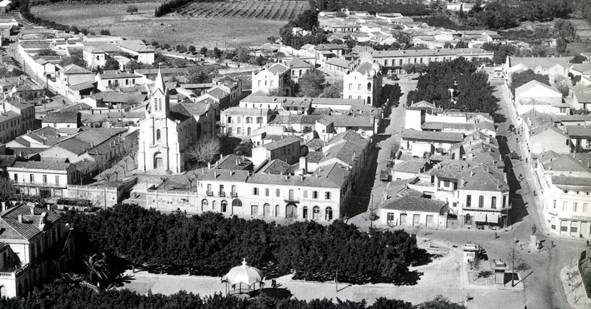 photo du centre de la " ville " française 