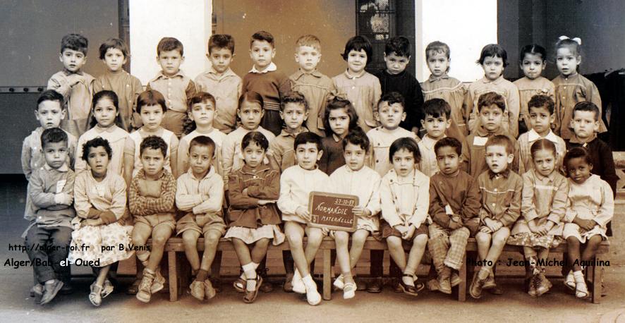 École rue de Normandie, entre église et place Lelièvre. 