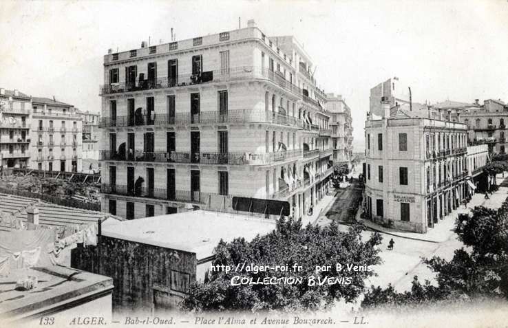 Place l'Alma et avenue Bouzaréah