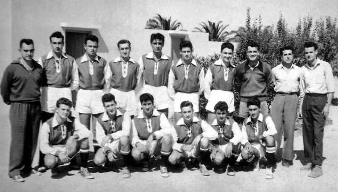 Équipe de Handball à 11 de l'OBO - 1955 - maillots rouges / manches blanches