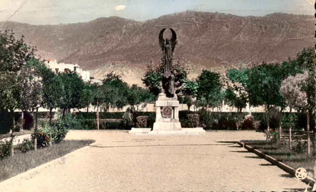 LE MONUMENT AUX MORTS