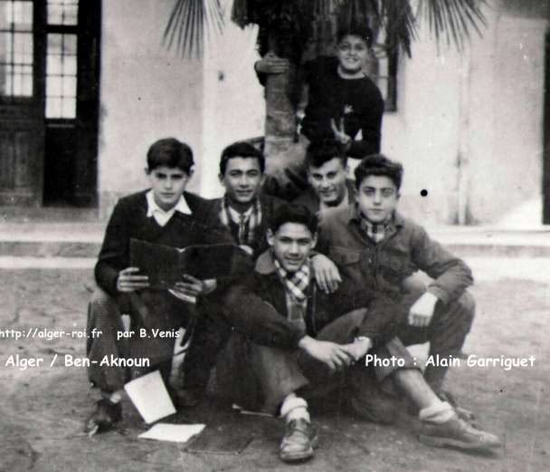 Elèves du Cours d'Italien de 4e / 1951.52 - Pr.Mlle Despoix.