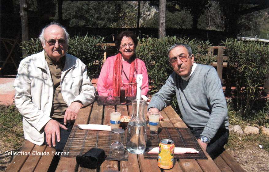 Halte à midi, à la paillotte : Claude Ferrer, Jeanine et Pierre Marcadier. 