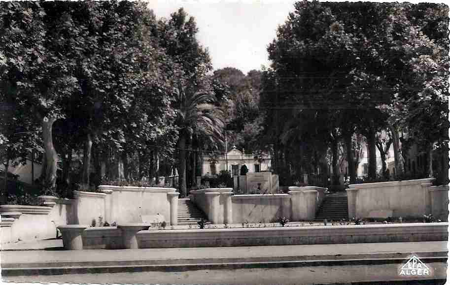 berard,sa mairie et sa place