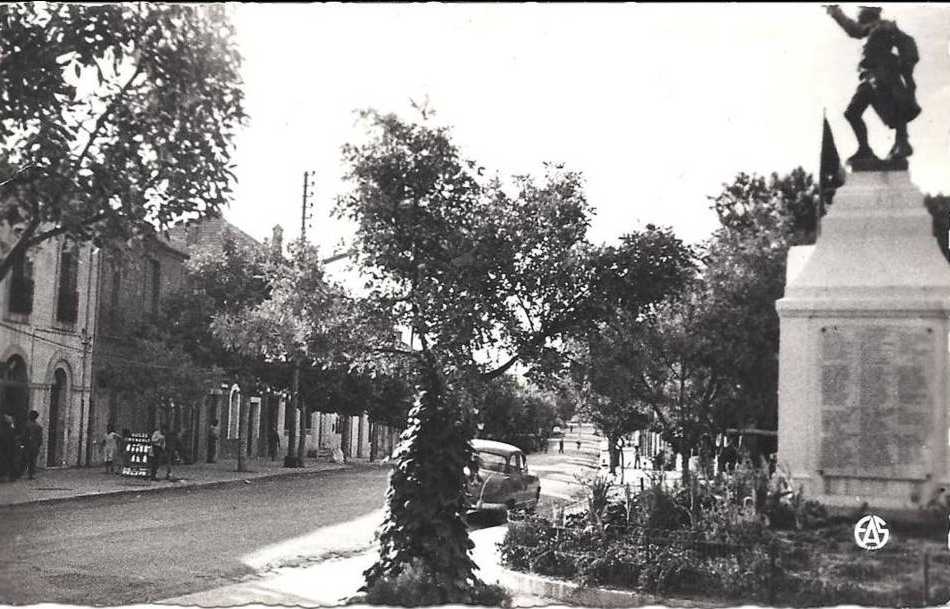 berrouaghia,titteri,le monument aux morts