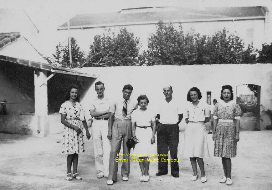 Birkadem dans la cour de la gendarmerie 1943