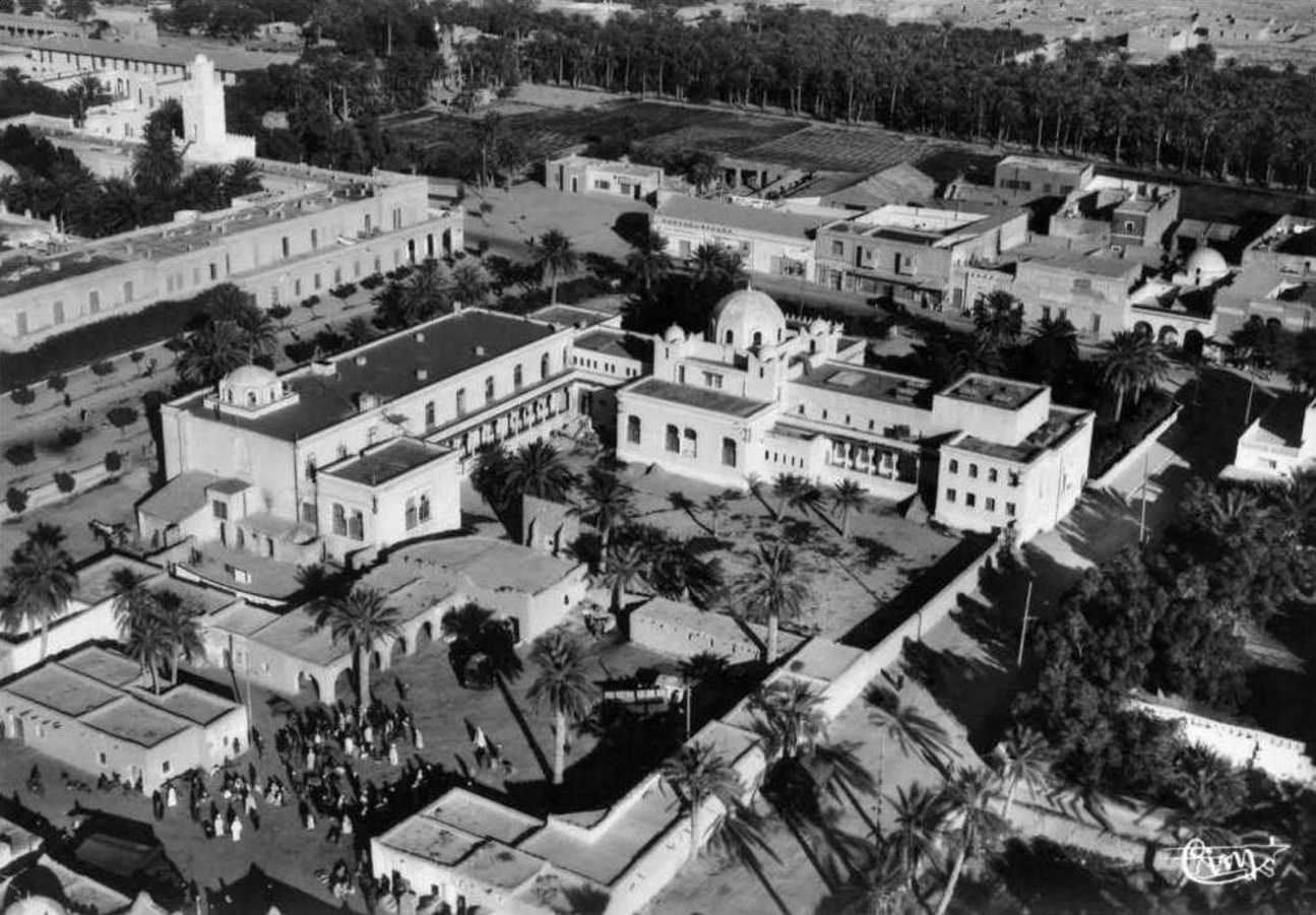 biskra et les Zibans,le casino,l'hotel palace et le marché aux dattes