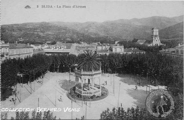 Place d'armes, le kiosque, l 'église, l'Atlas