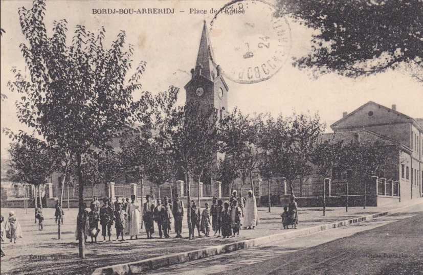 L'église et la place...et les écoles