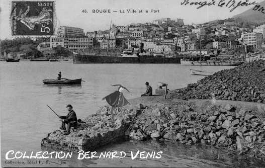 La ville et le port. Deux cartes, l'une de 1912, l'autre des années 1950