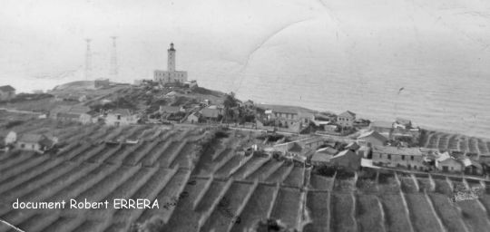 Cap Caxine, phare et centre