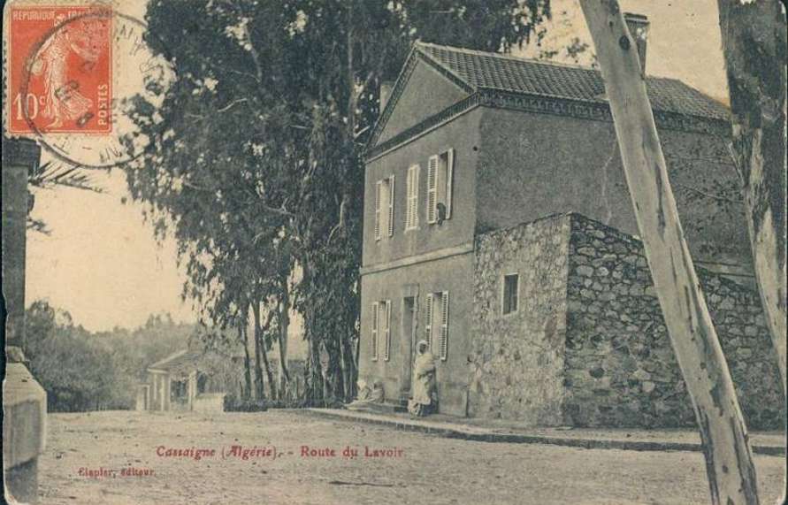 Cassaigne,la route du lavoir