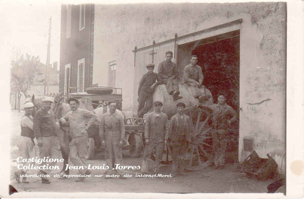 Un atelier de charronnage à Castiglione en 1931