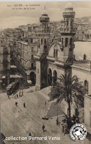 la Cathédrale et la rue de la Lyre