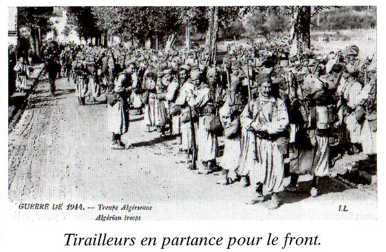 Tirailleurs en partance pour le front.