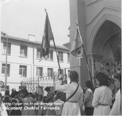 sortie église St Bonaventure 60/61 