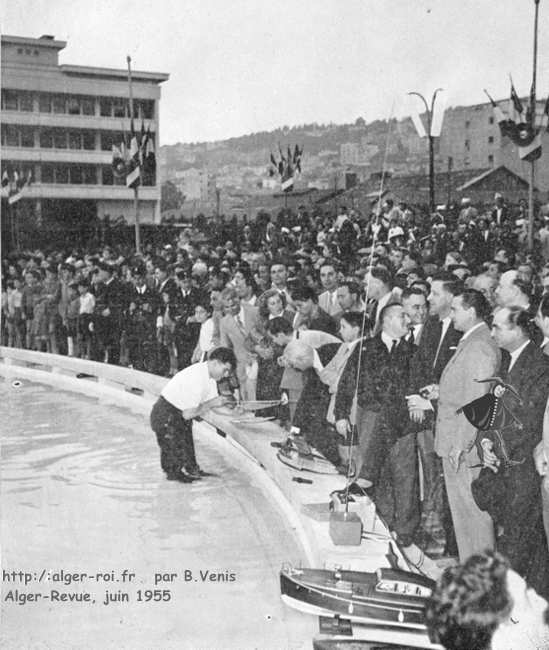 L'inauguration du magnifique bassin a été marquée par une démonstration de modèles réduits