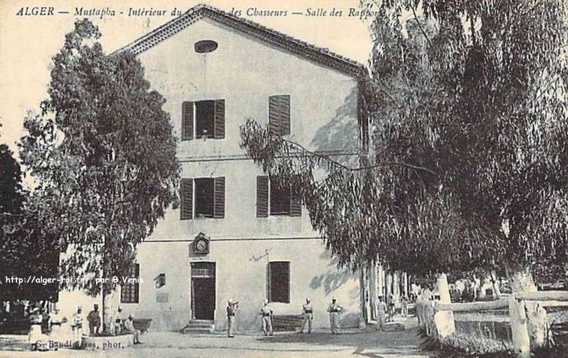 Intérieur du quartier des Chasseurs - Salle des rapports