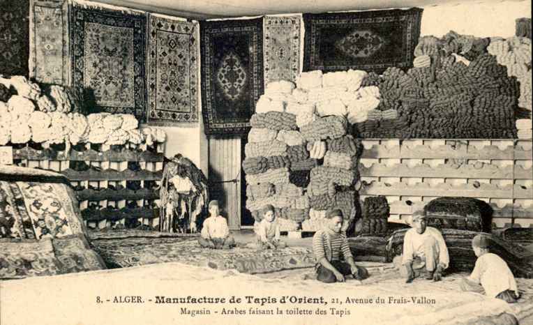 MANUFACTURE DE TAPIS D'ORIENT - la toilette