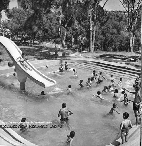 La piscine : sous les ombrages du Clos-Salembier, la piscine du centre de jeunesse Frédéric Lung.