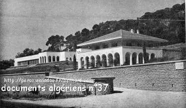 Entrée actuelle du centre : pavillon d'accueil et restaurant