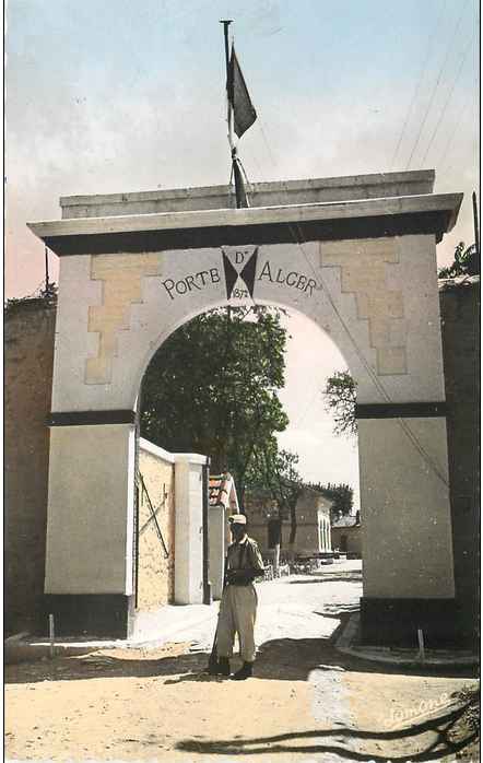 17_dra_em_mizan_caserne_porte_alger.jpg