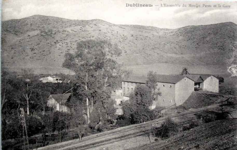 Le moulin Perez et la gare.