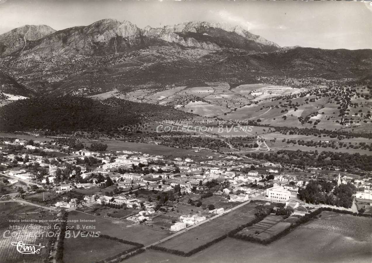 El-Kseur, ville et montagne de Toudja