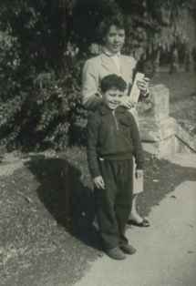 Lucienne Alarcon, marraine et Moussah Haddaden, filleul. 