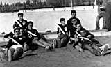 Finale de Volley - Séniors entre l'Équipe de la Faculté de Médecine et de Pharmacie d'Alger et l'École Normale de La Bouzaréah aux Jeux Scolaires et Universitaires d'Algérie de Blida - mars 1955 