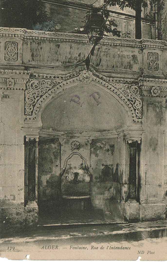 Fontaine rue de l'Intendance