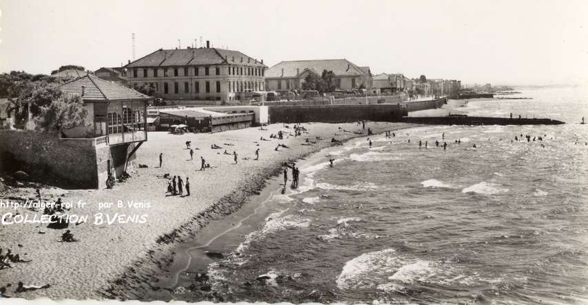 La plage, casino et hôtel