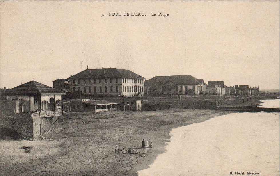 La plage, casino et hôtel-