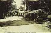 Le lavoir et la porte du Djurdjura