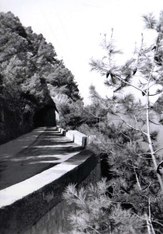 Tunnel sur la route de Dupleix