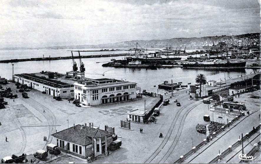 la gare maritime et le port,l'amirauté,la pecherie,es quais,les debarcaderes