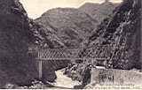 Les gorges de la Chiffa , un pont de la ligne de l'ouest algérien