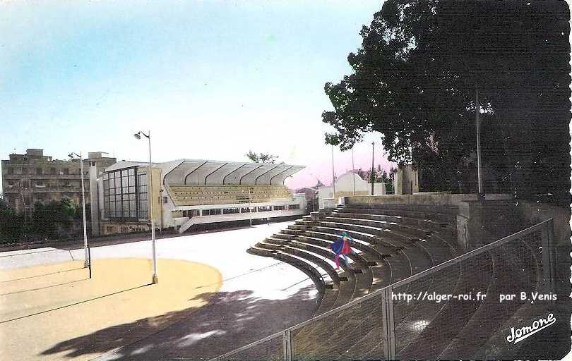 LE STADE,groupes laiques