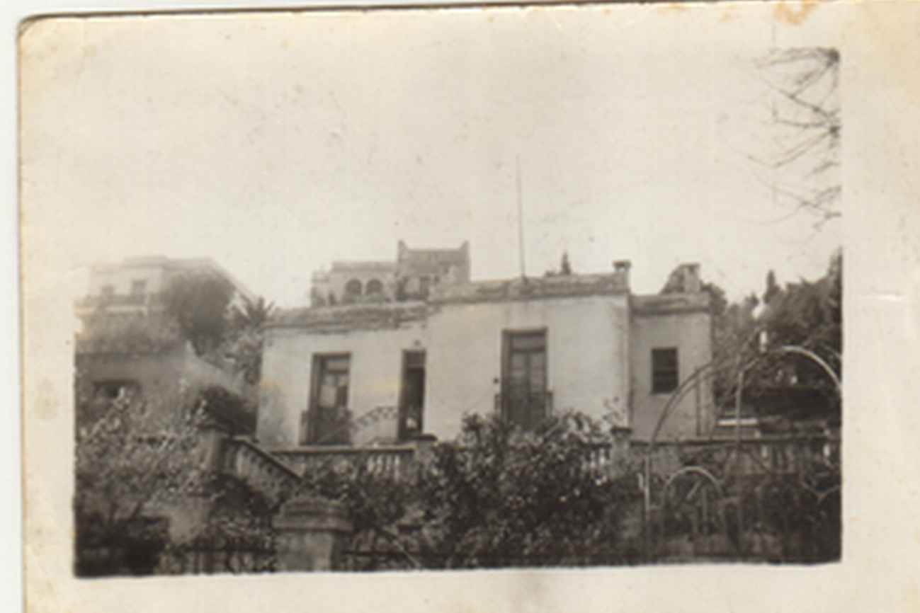 la première maison dans le quartier naissant d'Hydra. Probablement aux alentours de 1915... 