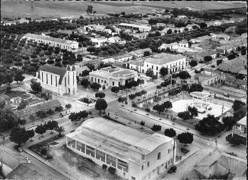 inkermann,vue aerienne sur la place de l'eglise