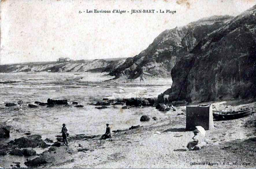 jean-bart,sa plage avec une barque