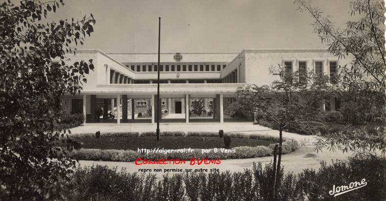 A Kouba, en présence de MM. Charles BRUNE et Roger LÉONARD