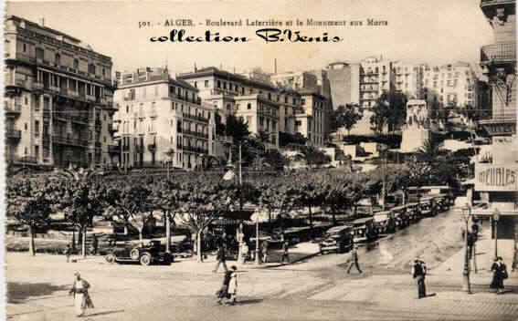 Alger, square Laferrière et monument aux morts