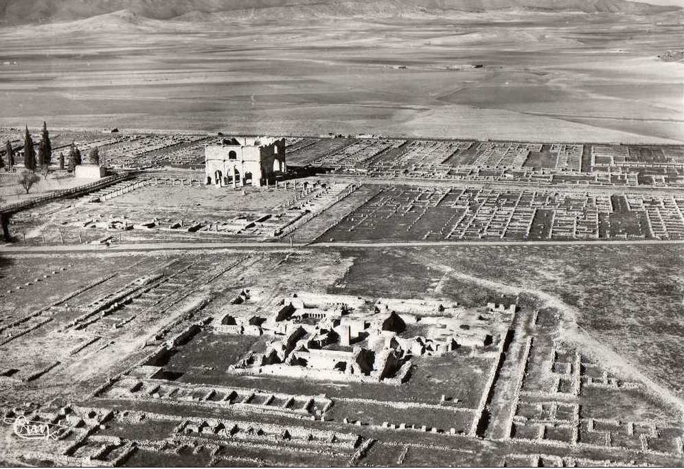 lambese,vue aerienne des ruines romaines