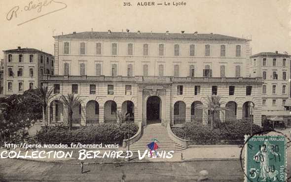 Le lycée, de face ( c'est rare.)