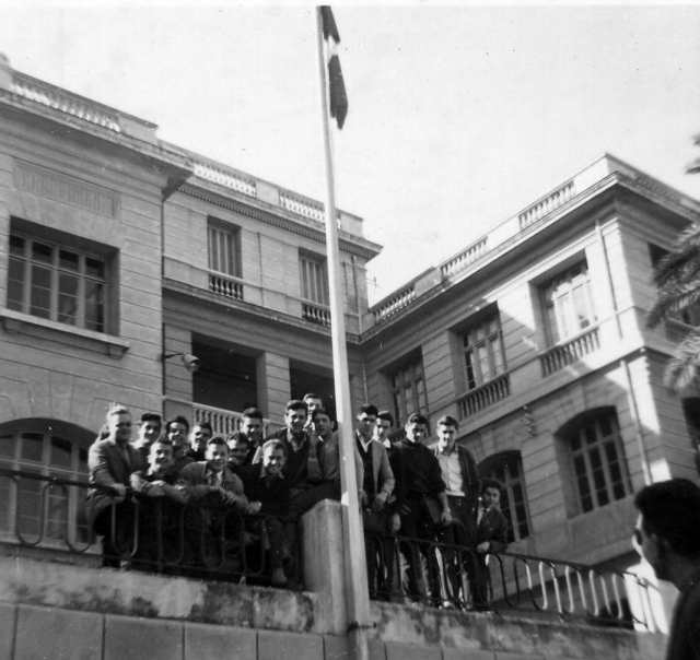 sous le drapeau