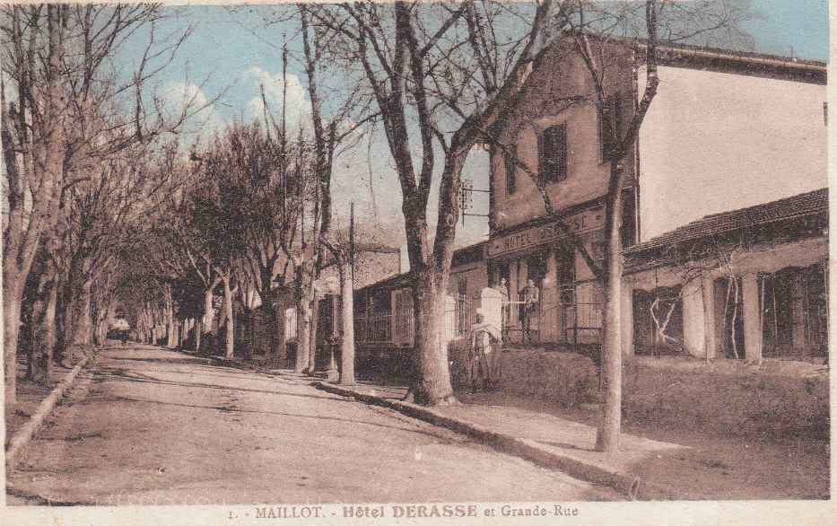 Hôtel Derasse et grande rue 