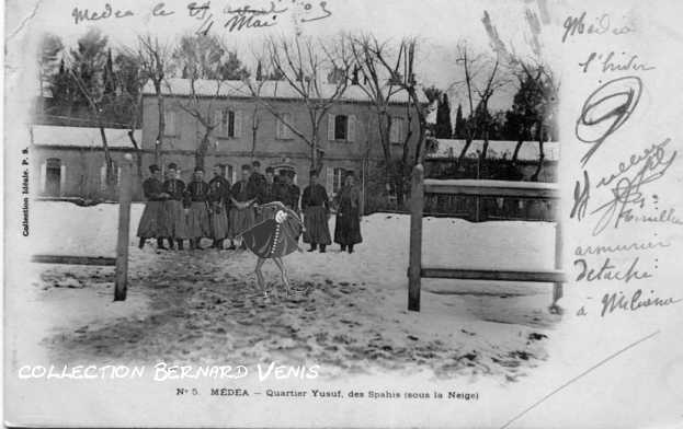 Quartier Yusuf, des spahis dans la neige.