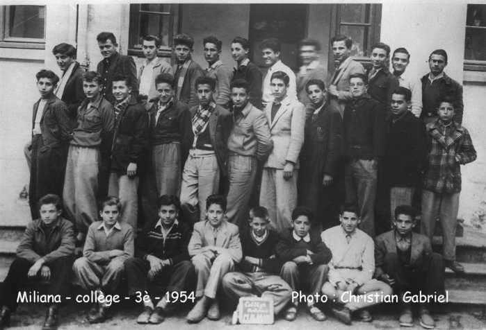 Collège de Miliana , Classe de 3è Moderne - 1954, aprés le tremblement de terre d'Orleansville